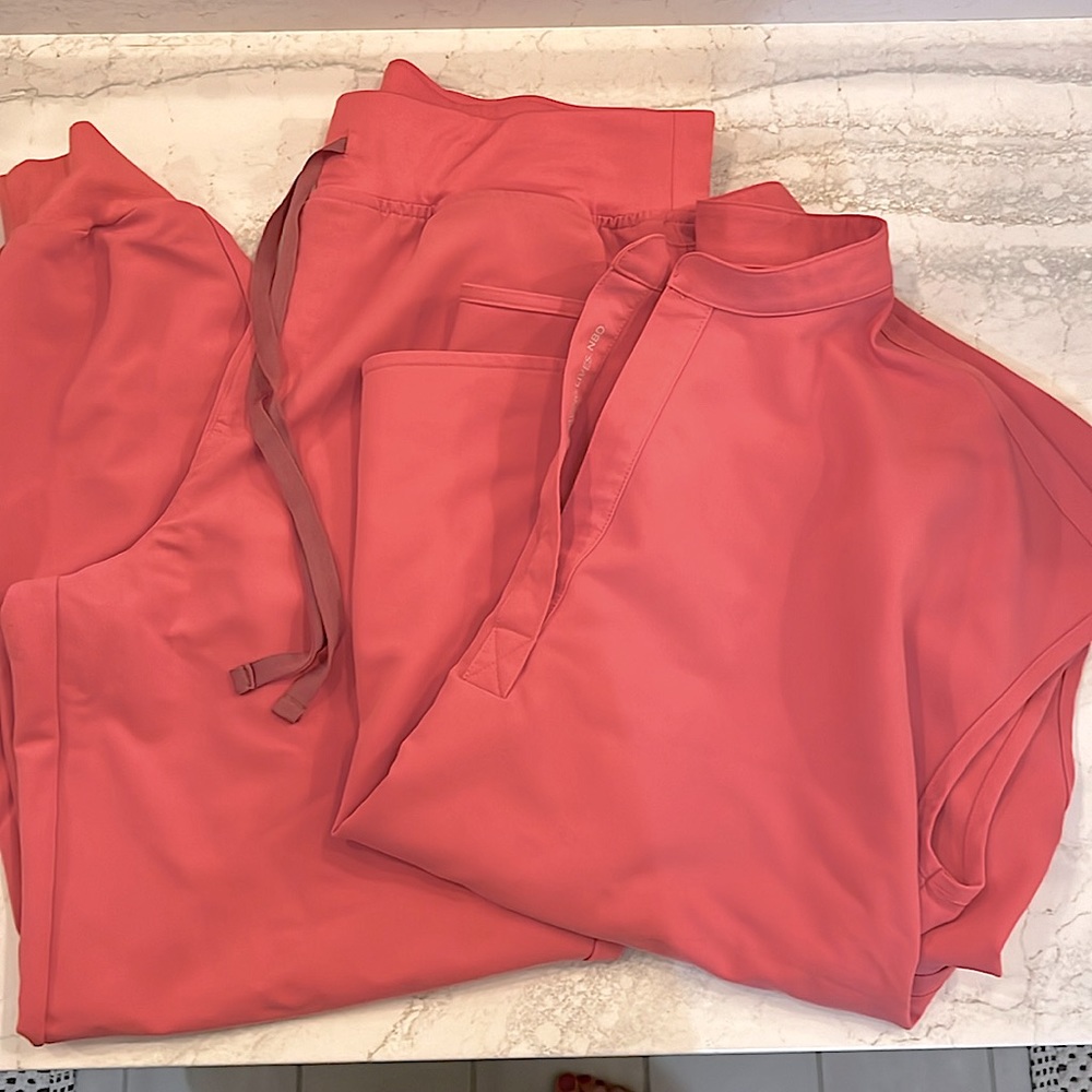 Figs medium Rafaela top and large petite Zamora pants in Desert Rose
